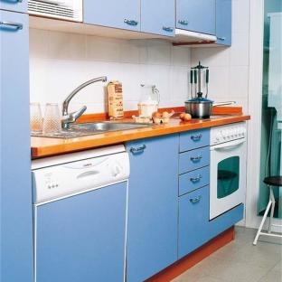 现代四居室厨房橱柜装修效果图