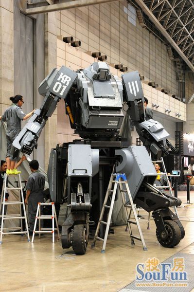 人类首个四足载人战斗机甲机器人诞生日本,日本人逆天了!