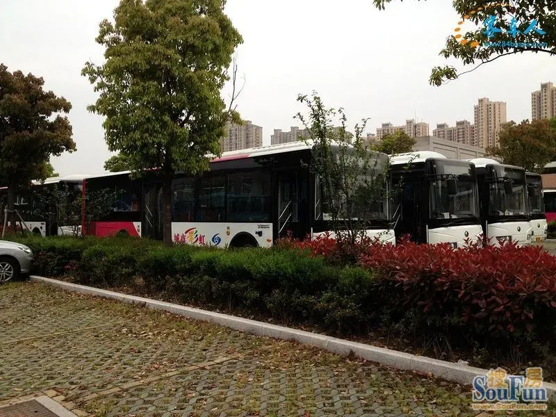 吴江彩虹公交2013年新车到货,缓解路运力不足情况