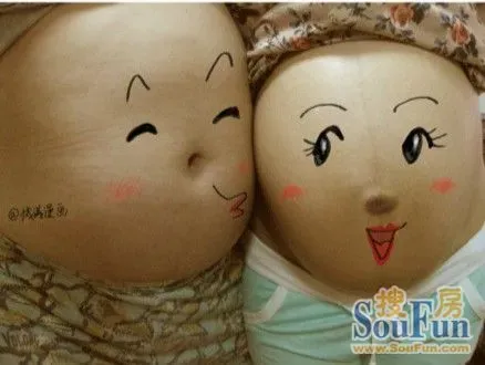 一对小夫妻的肚皮,是不是狠温馨,狠浪漫捏