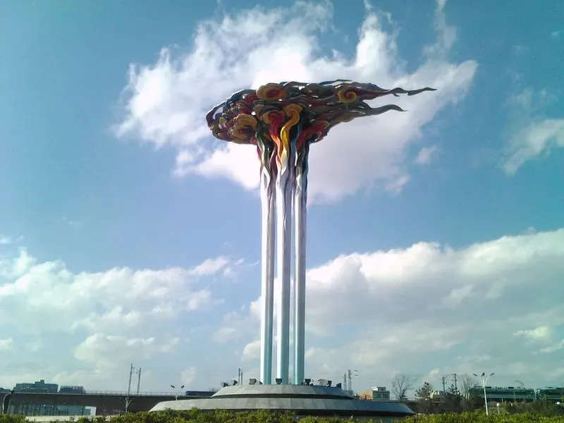 曲靖的"彩云之南,滴水三江"雕塑赏析