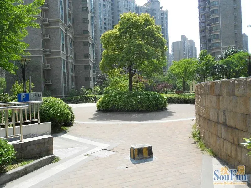 主题:小区中心花园