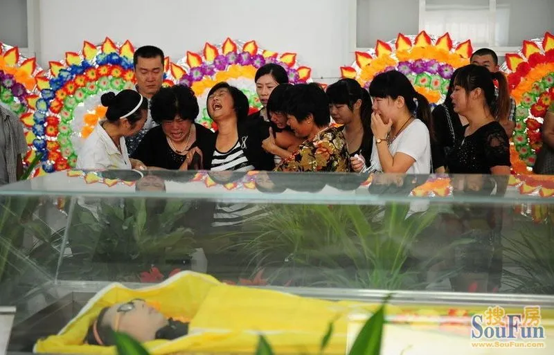 最美抗癌女孩离世 鲁若晴追悼仪式万分感人