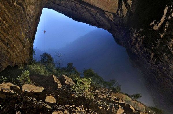 大家来围观啊~ 重庆发现巨大洞穴 内部万象缤纷如同小世界