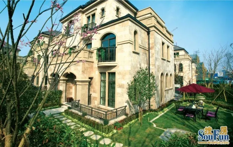 去看过悦澜湾的别墅区,太赞了,不光外观我喜欢,而且里面的装修也没