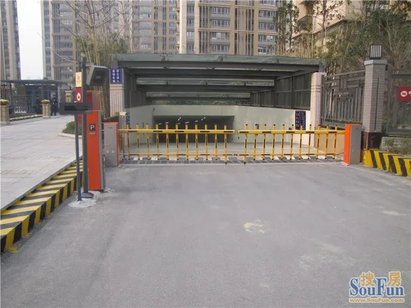 一期地下车库入口,大气上档次!-和昌运河东郡业主论坛- 扬州房天下