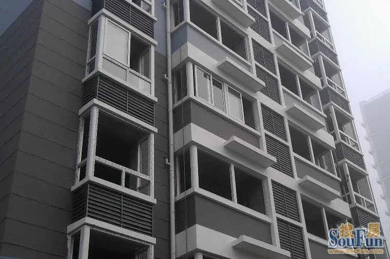 观澜外立面空调百叶窗有吗?