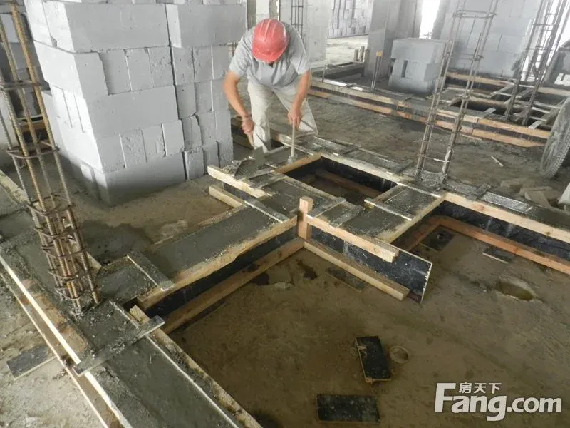 为非承重结构,围护结构,比如构造柱,过梁,止水反梁,女儿墙,压顶,填充