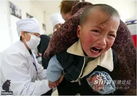 打针时候孩子们各式各样的表情