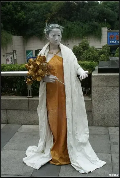 主题:真人雕塑艺术展示