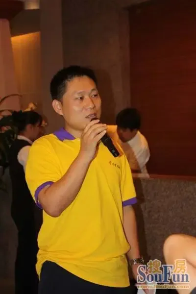 半岛1号杯少儿围棋赛首战告捷职业选手周逵莅临现场