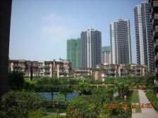 溯源居精装顶跃,户型方正,全明格局,东西通透中庭。