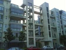 60万婚房装修,中.央空调+地暖,带入室花园,景观好。