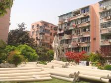 居家两房可拎包入住,出行便利享受美丽小区