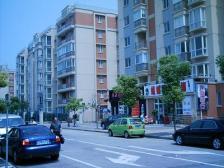 采光充足,小区中心位置,得房率高,中式风格