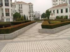 不靠路 中间位置 地铁100米 随时看 诚心出售