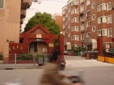 00年二期现浇,8年一套!位置好,精装拎包入住