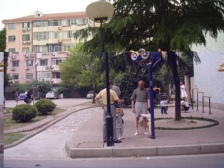 三年精装修+露台+人车分流+200米地铁+买进价高