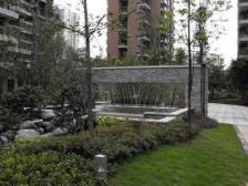 春风端户一室 小区环境好 视野采光佳 楼下就是三轻轨