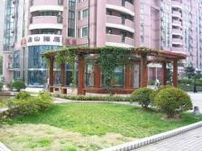 前后大花园,50平,而且还有百平米大院,快来看吧