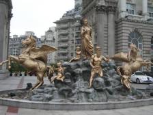 豪华装修,带花园,央座