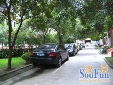 得房率高,一梯两户,洋房社区,采光不挡,中间位置。