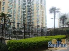 百万豪装复式,拎包入住!小区自带露天游泳池,健身房