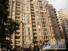 尽览黄浦江景与陆家嘴天际线,尊享都市繁华与自然美景