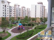 全新精装修、没住过人,绝迹户型南北直通,附送停车位