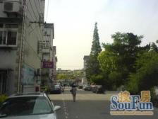 房子不靠马路,安静,要做美丽家园,看房联系维护人