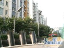 今日一期 顶带阁楼大露台 位置安静 买断车位 采光刺眼