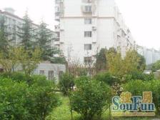 商品房小区,一梯两户,边套全明,近地鉄,车位充足,诚意出售。