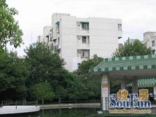 电梯房,主卧朝南,交通便利,装修齐全