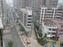 电梯低楼层,采光通风好,装修保养好.楼下即是幼儿园