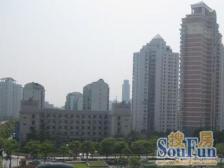 银霄大厦电梯大两房 满五一 电梯中区 交通方便