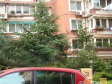 有车位,一梯两户,3房正气户型,北面花园景观好。