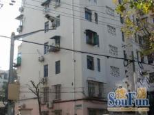 天井开门,可以单独进出!采光非常好,停车也方便。