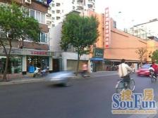 采光充足,居家装修,主卧朝南,小区中心位置