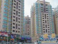 该小区位于长安繁华位置,小区安静,人车分流