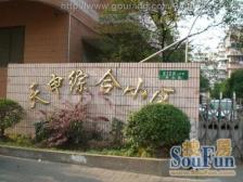 东边套,三阳台,99年纯商品房,一梯两户。