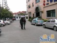 边套全明实用。周边公交地铁四通八达。生活设施完善