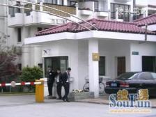 徐汇叠加别墅三复四,户型正气,小区环境优美。