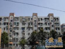 宝钢双南户型,位置佳,业主诚意卖,地铁交通方便的。