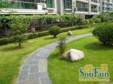 采光充足,独立电梯,小区中心位置,精装修