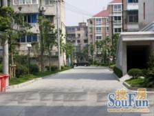 带阁楼40平左右,实现两wei,得房率高,采光好