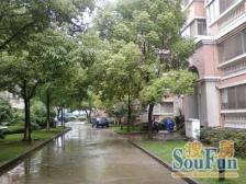 一楼送院子,107%得房率+70万精装修,地铁口