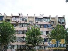 低楼层,出行方便,位置安静,可拎包入住,诚意出售。