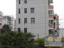 满五年,带露台,四房两厅两卫,随时看,诚心出售。