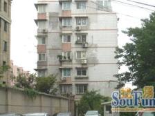 新装修 花园位置 带院子 采光好 有固定车位