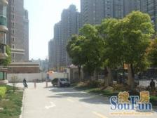 中层一房 交通便利 好楼层 可拎包入住 配套齐全